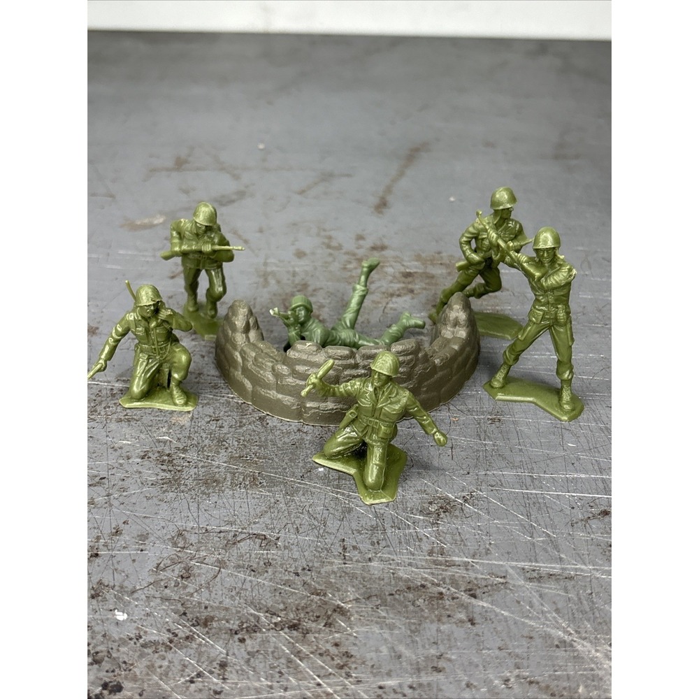 Vintage Toy Soldier Diorama Playset Mixed Group TimMee Marx War Scene Lot